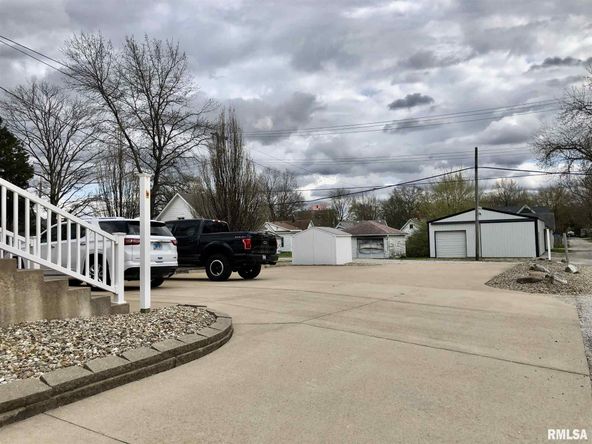435 W Jackson St, Macomb, IL 61455